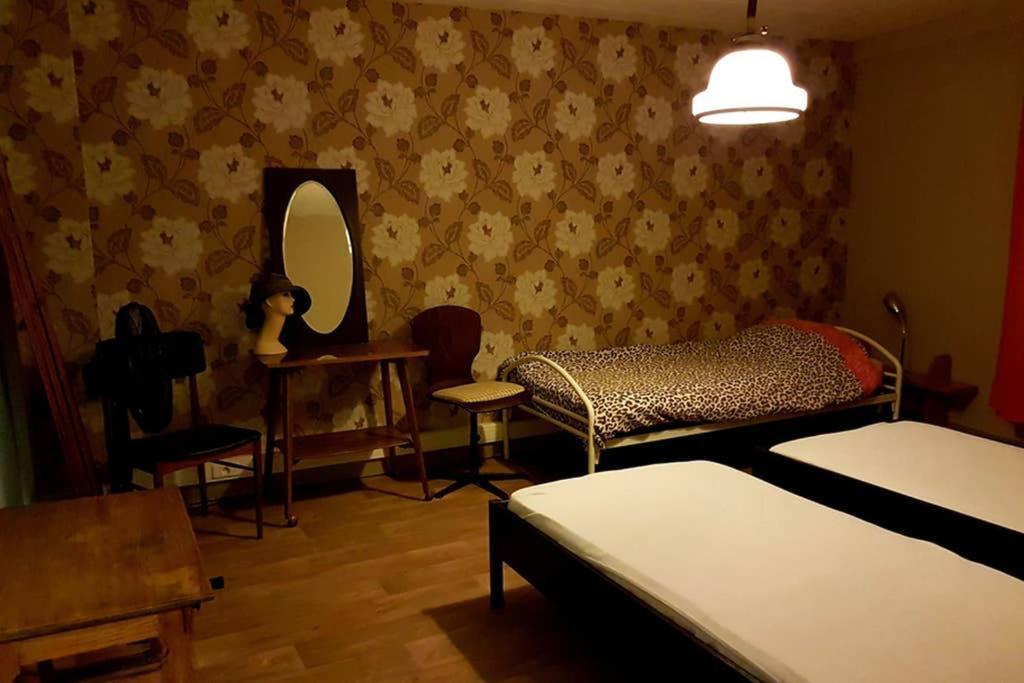 Vakantiewoning In Mol Centrum Met Eigen Bar "Casacuriosa" المظهر الخارجي الصورة