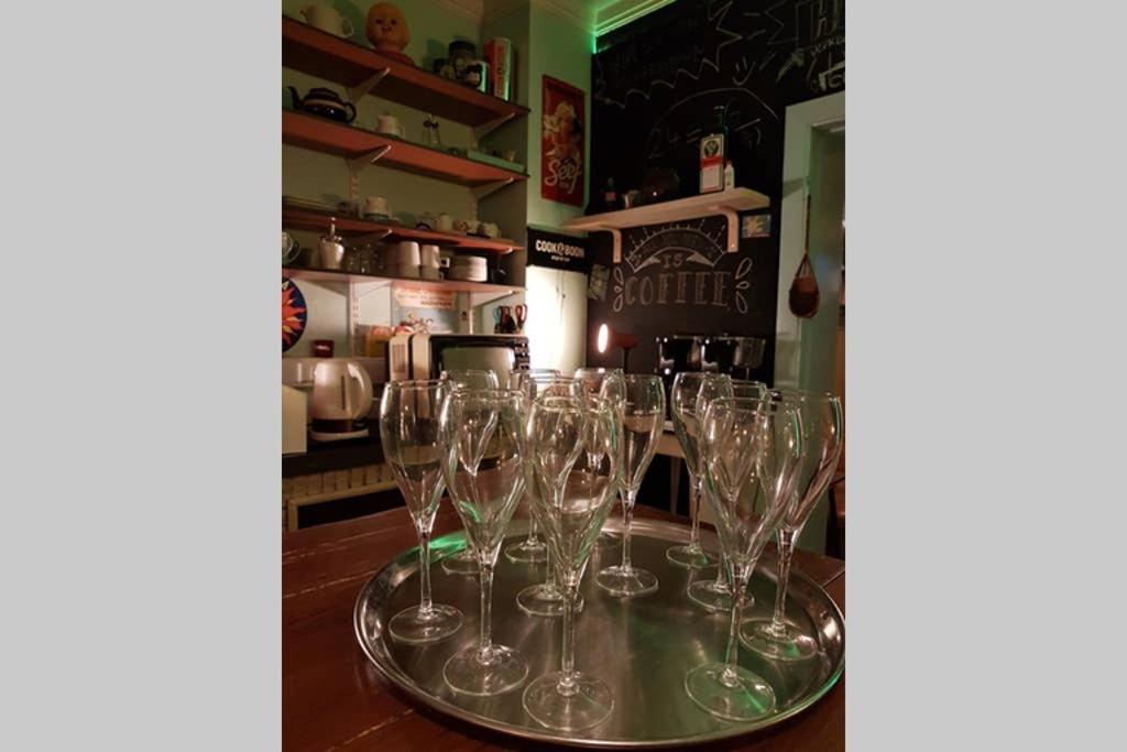 Vakantiewoning In Mol Centrum Met Eigen Bar "Casacuriosa" المظهر الخارجي الصورة